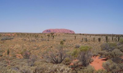 Uluru-from-Yulara.jpg