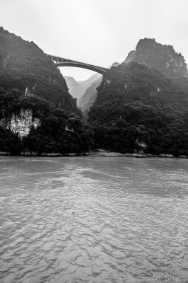 Entering Xiling Gorge web.jpg