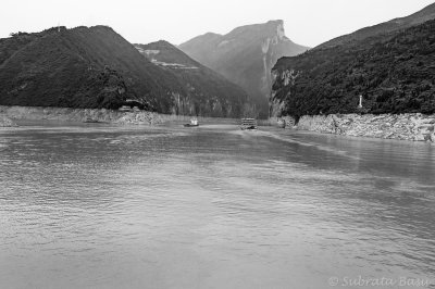 entering Qutang Gorge web.jpg