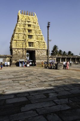 Chennakesava Temple entrance Gopuram and plaza web.jpg