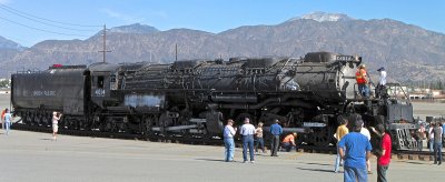 Engineer's side of 4014 in the late morning sun.