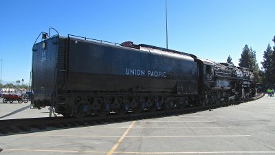 UP 4014's massive tender.