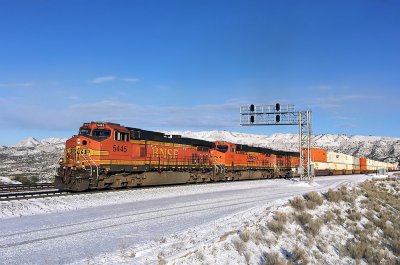 BNSF 5445, Z-SBDALT7-31 Cajon Pass, CA (12/31/14)