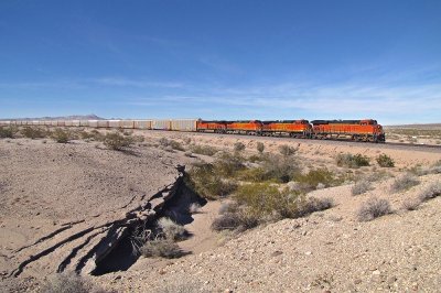 BNSF 6510 East (V-SDGMDO1-04A) approaching Ibis, CA. (2/5/15)