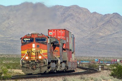 BNSF 5428 West (S-LPCSCO2-02A) approaching Homer, CA. (2/5/15)