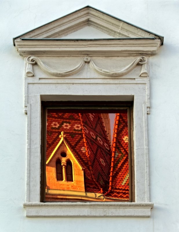 Matthias Church (Mtys-templom) reflected