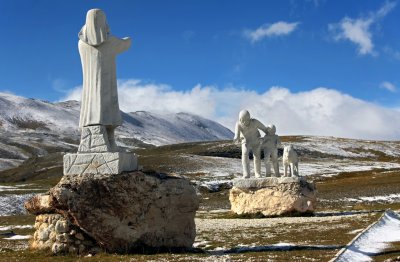 The monument to the tragedy of Fonte Vetica Campo Imperatore