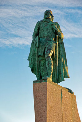 Statue of Leif Erikson, in front of Hallgrimskirkja