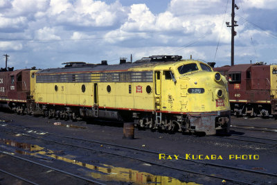 RI E8 657 - June 1974