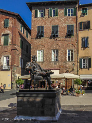 Puccini statue in Lucca