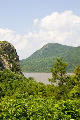 4.  The Hudson from Route 218 thru Storm King Park.