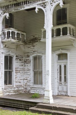 6.  Detail of old inn at Lexington.