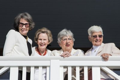 15.  The ladies on the balcony.