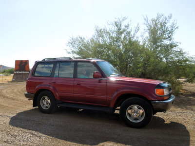 Back in the desert in our freshly rain-washed Land Cruiser