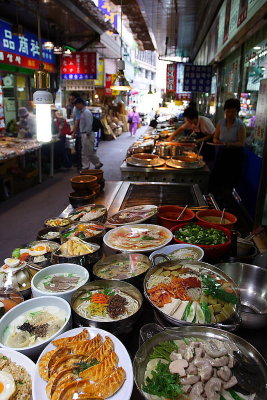 Korea: street food market