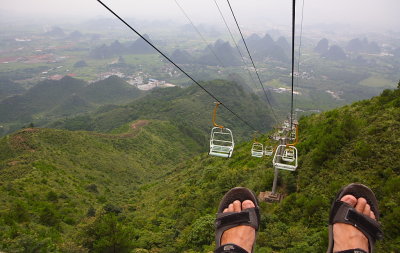 Guilin: cable ride up the moutains