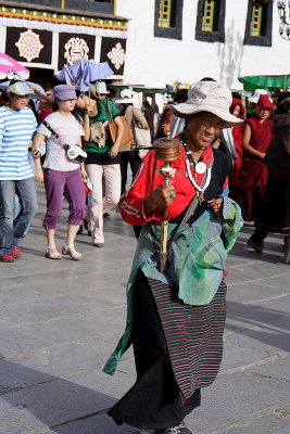 Tibet, Lhasa: Barkhor square