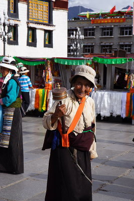 Tibet, Lhasa: Barkhor square