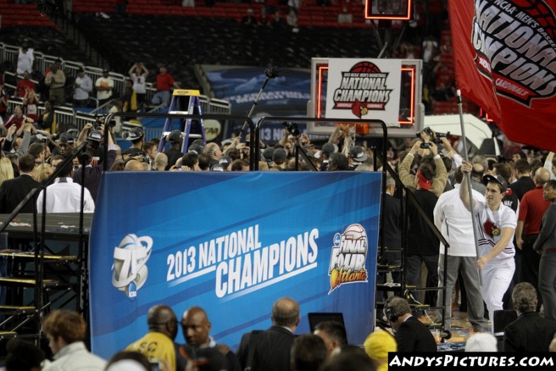 Kevin Ware cutting the nets down