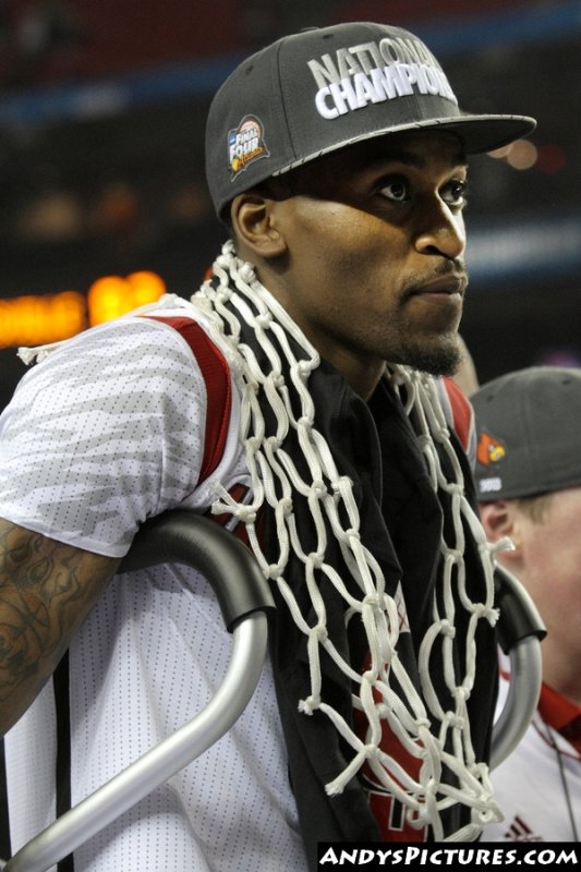 Louisville Cardinals guard Kevin Ware