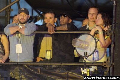 Usher watching the Dave Matthews Band Concert