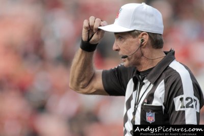 NFL official Bill Leavy (head referee)