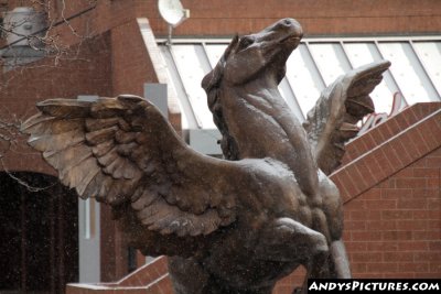 Flying horse sculpture at Larimer Square
