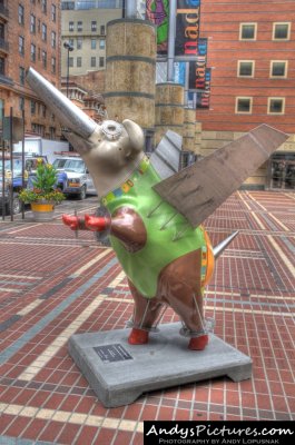 Cincinnati Pigs Fly Statues