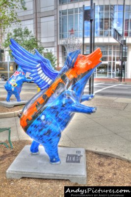 Cincinnati Pigs Fly Statue