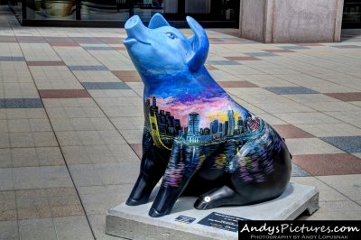 Cincinnati Pigs Fly Statue