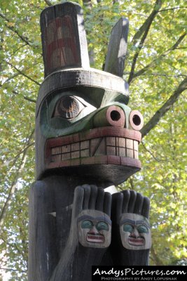 Bear wooden totem pole at Occidental Park