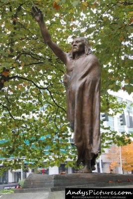 Chief Seattle statue