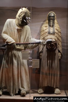 Tusken Raider & Tusken Woman