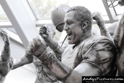 Moment of Victory sculpture - John Lynch