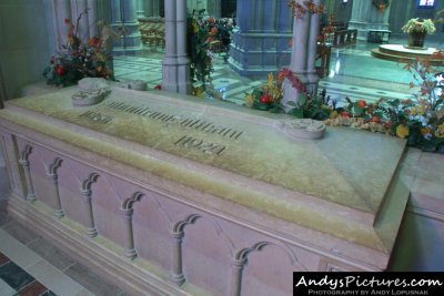 Woodrow Wilson grave at Washington National Catherdral