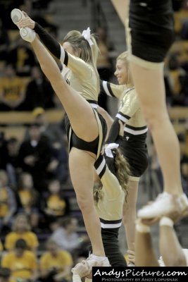 Missouri Tigers cheerleaders
