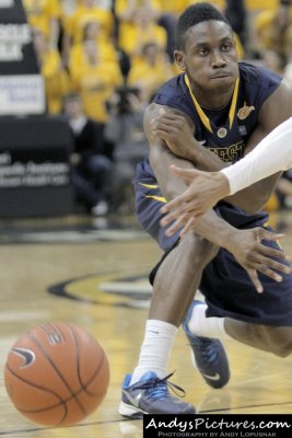 West Virginia Mountaineers guard Juwan Staten