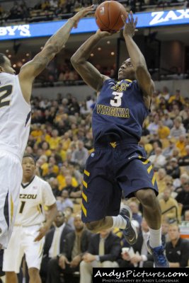 West Virginia Mountaineers guard Juwan Staten