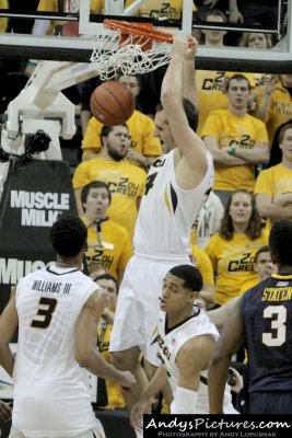 Missouri Tigers forward Ryan Rosburg