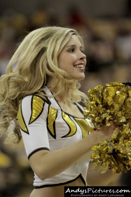 Missouri Tigers cheerleader