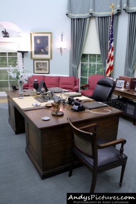 Oval Office replica - Harry Truman Library