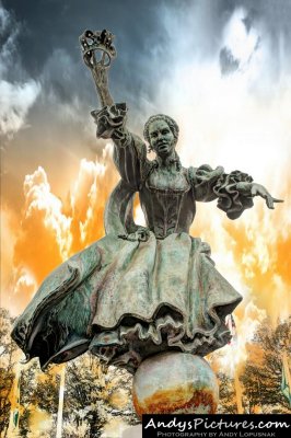 Queen Charlotte statue at CLT airport
