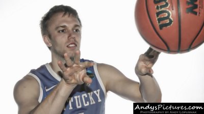 Kentucky Wildcats guard Jon Hood