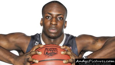 UCONN Huskies guard Terrence Samuel