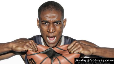 UCONN Huskies forward Kentan Facey