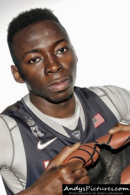 UCONN Huskies center Amida Brimah