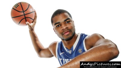Kentucky Wildcats guard Aaron Harrison