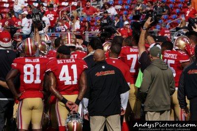 San Francisco 49ers huddle