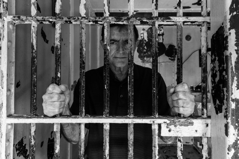 Prisonweb-4
