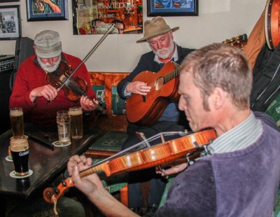 K - Sounds of Merriment in an Irish Pub